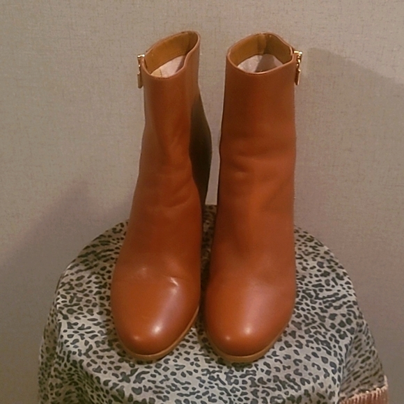 Michael Kors Shoes - Michael Kors Brown leather boots Size 9m